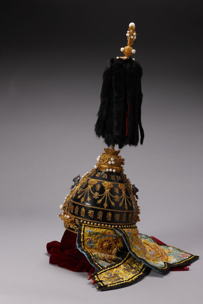 图片[2]-Imperial Helmet of Emperor Qianlong with Black Lacquer Inlaid with Gold Ornaments and Pearls-China Archive